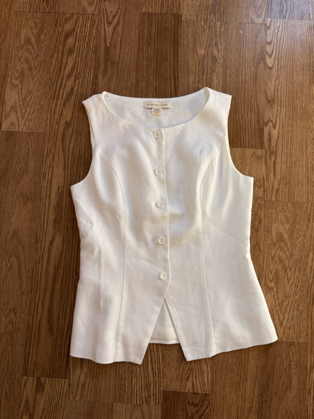 Monteau White Sleeveless Button Front Top